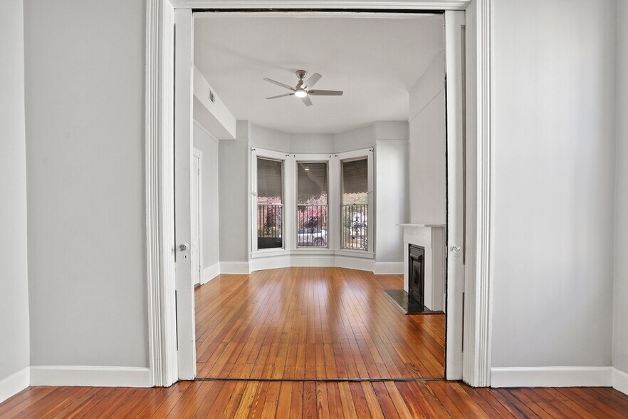 Building Photo - 1112 Barnard St