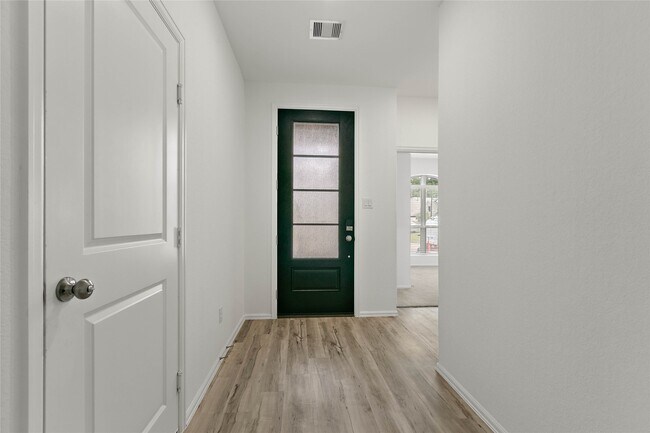 Primary Photo - 7602 Angels Lndg Ln