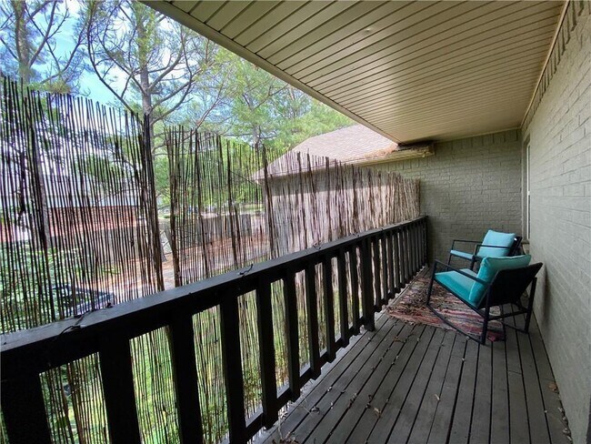 Building Photo - 1863 Hunter's Ridge