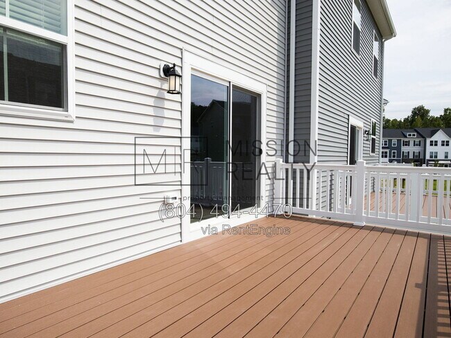 Building Photo - 8756 Whitman Dr