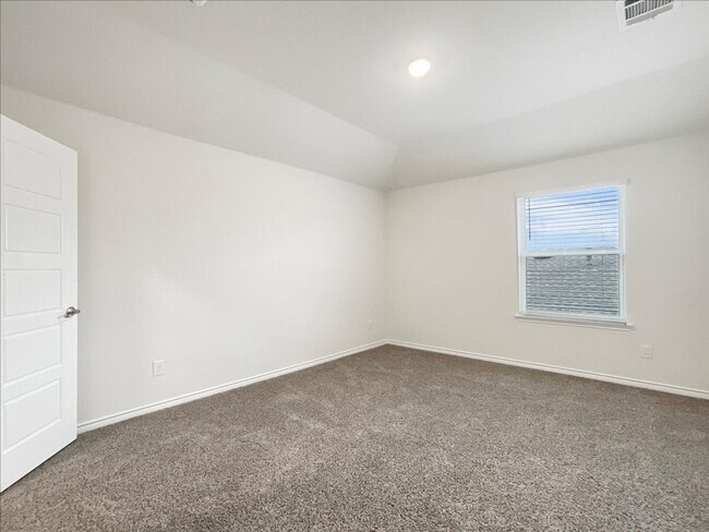 Building Photo - PRICE REDUCTION. 4-bed 2.5-bath 2714 sqft house located in DR Horton's Millstone subdivision