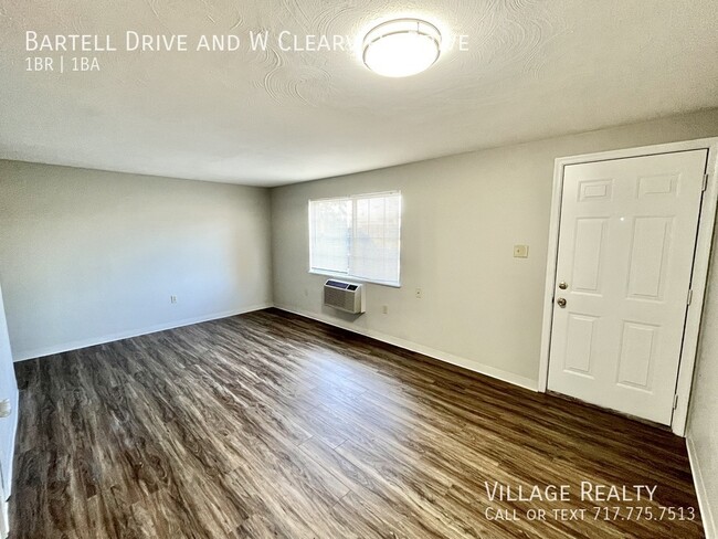 Building Photo - Newly-remodeled 1-Bed Convenient to I-83 &...