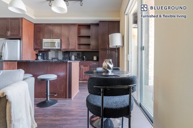 Building Photo - 214 Barton Springs Rd