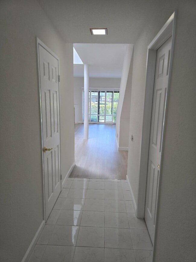 Building Photo - 119 Harbor Seal Ct