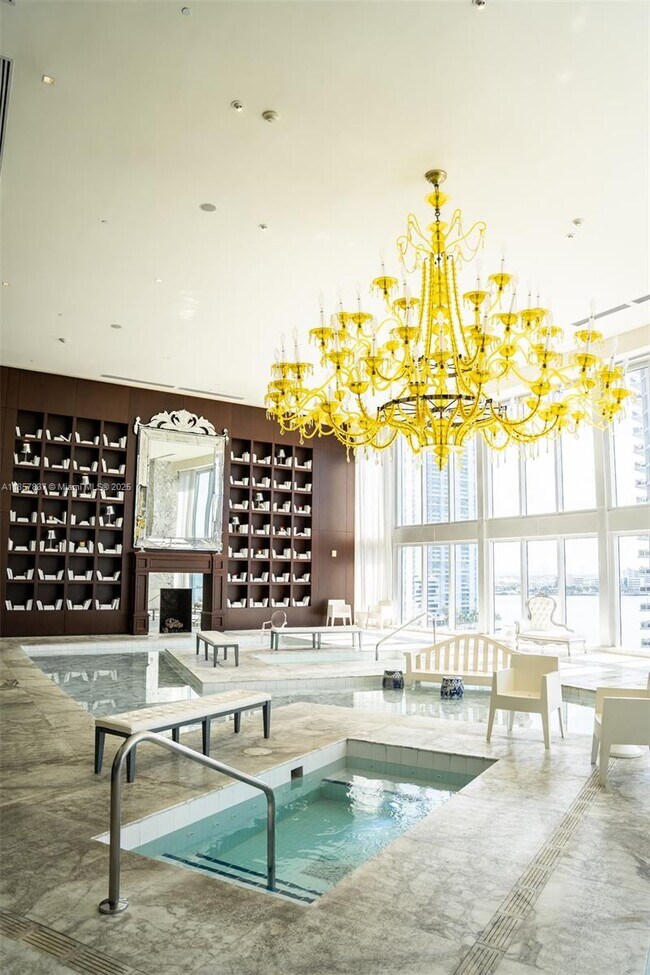 Building Photo - 495 Brickell Ave