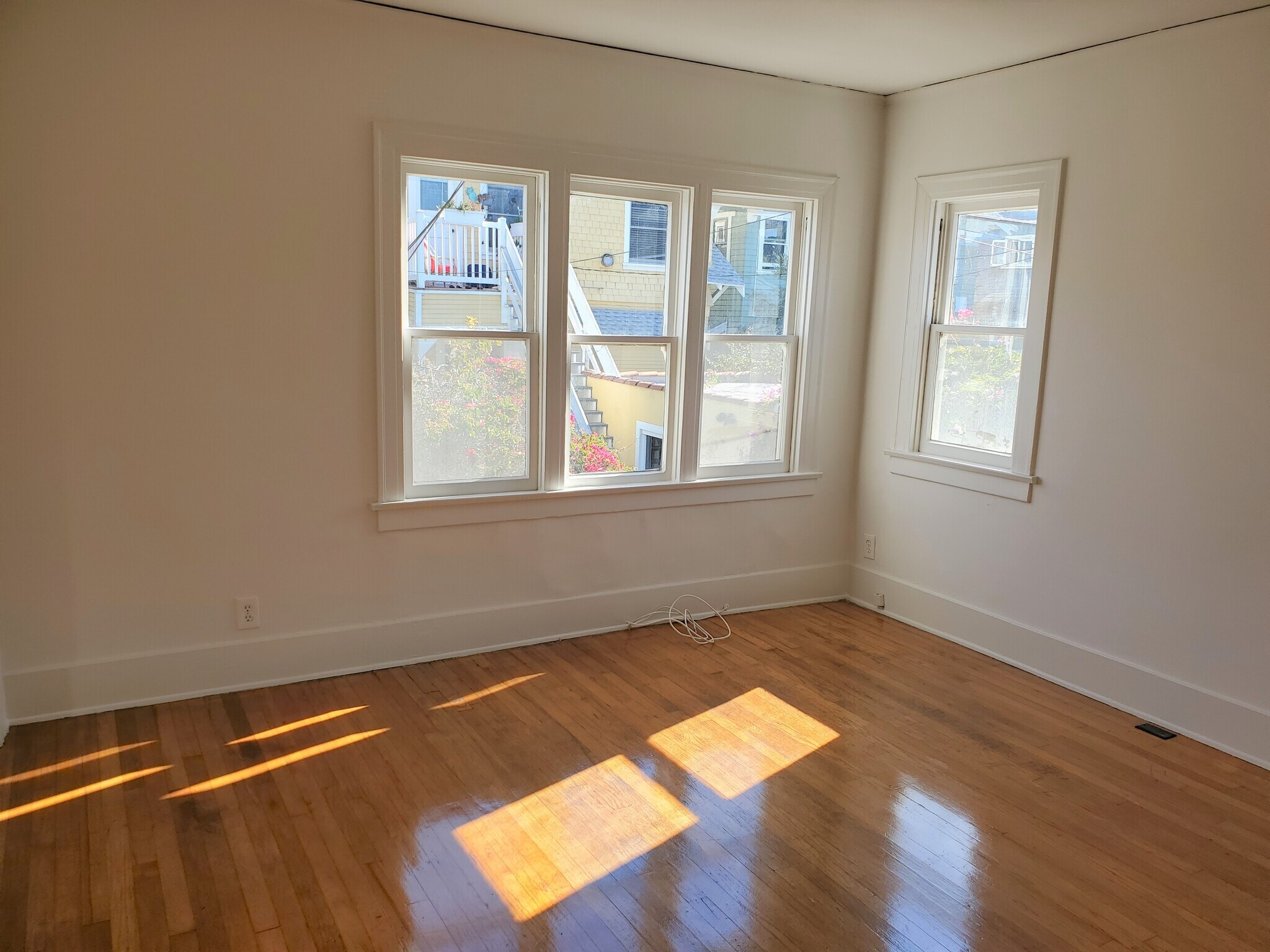 Building Photo - 124 Breeze Ave