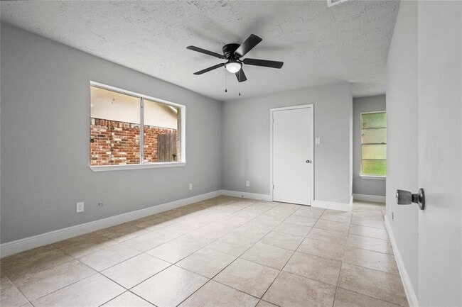 Building Photo - 16323 Maplemont Dr