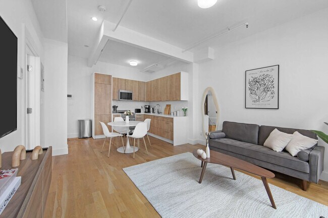 Building Photo - 517 W 45th St