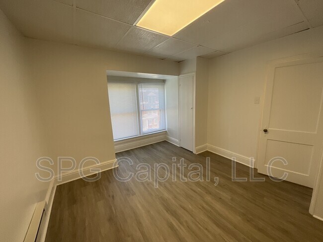 Building Photo - 834 E Philadelphia St