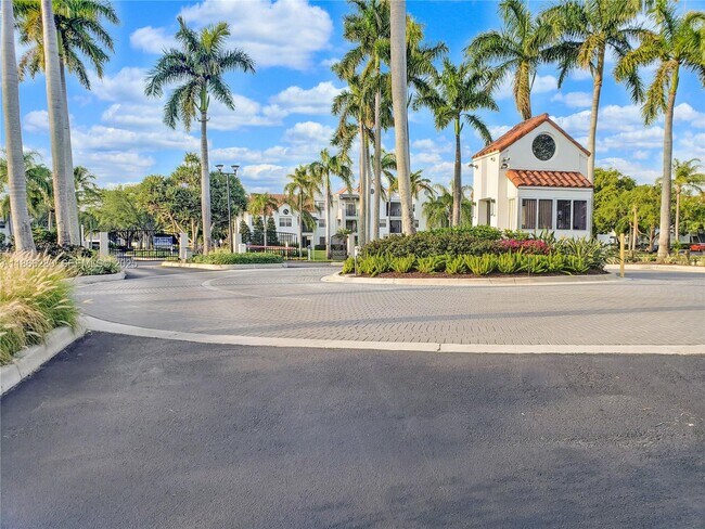 Building Photo - 2731 Ocean Club Blvd