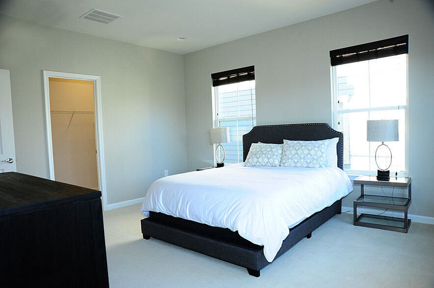 Master Bedroom - 3969 Norton Place