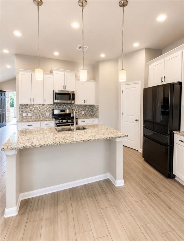 Building Photo - 117 Woods Edge Ln