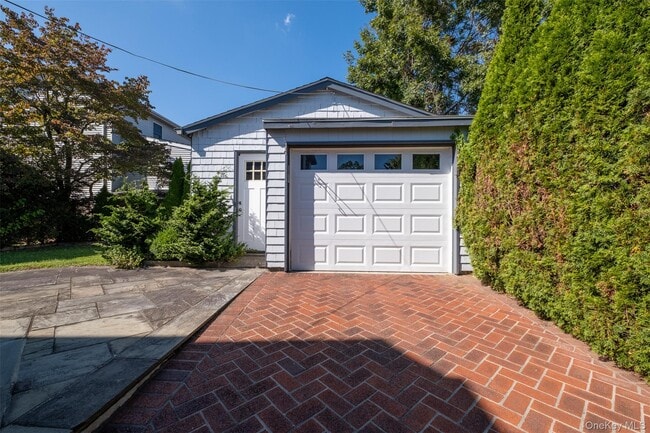 Building Photo - 1306 Henry Ave