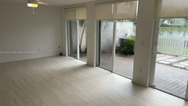 Building Photo - 10966 NW 62nd Ter   Doral Fl 33178