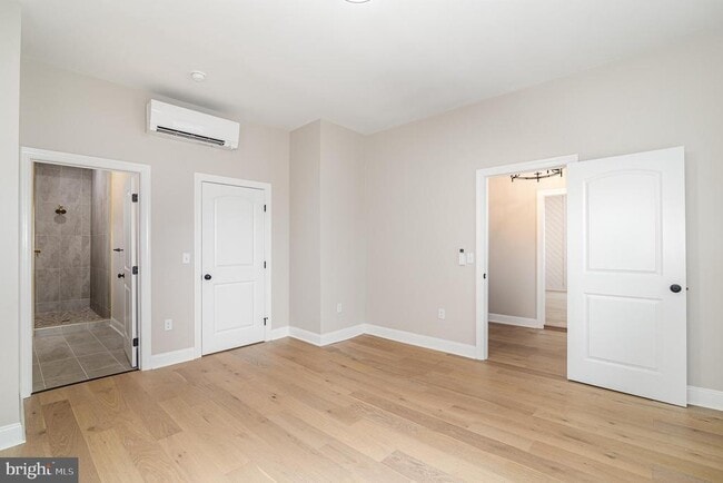 Building Photo - 4910 Earl Dr