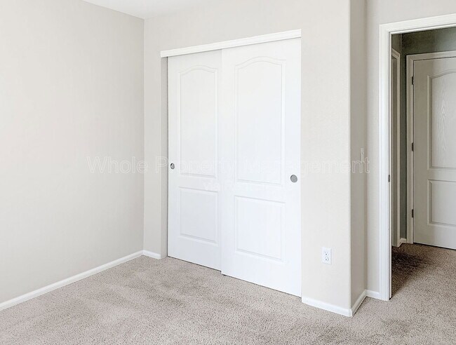 Building Photo - 15450 Carob Cir