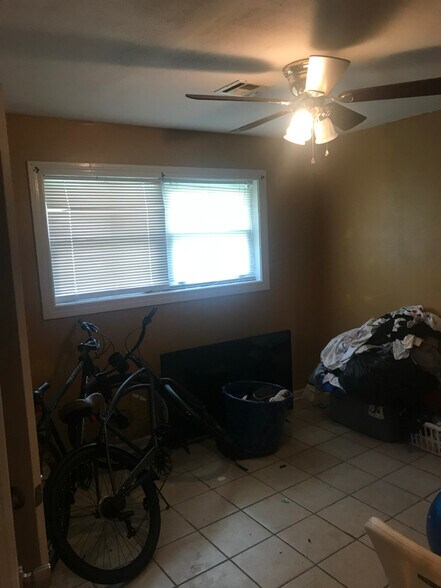 Building Photo - 5500 Holley Ln