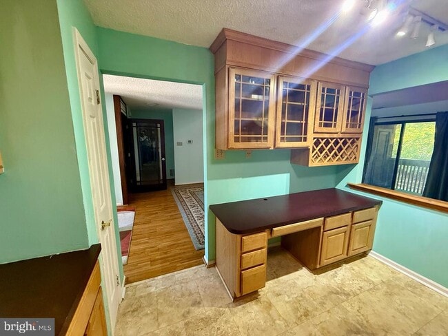 Building Photo - 30 Hopkinson Ct