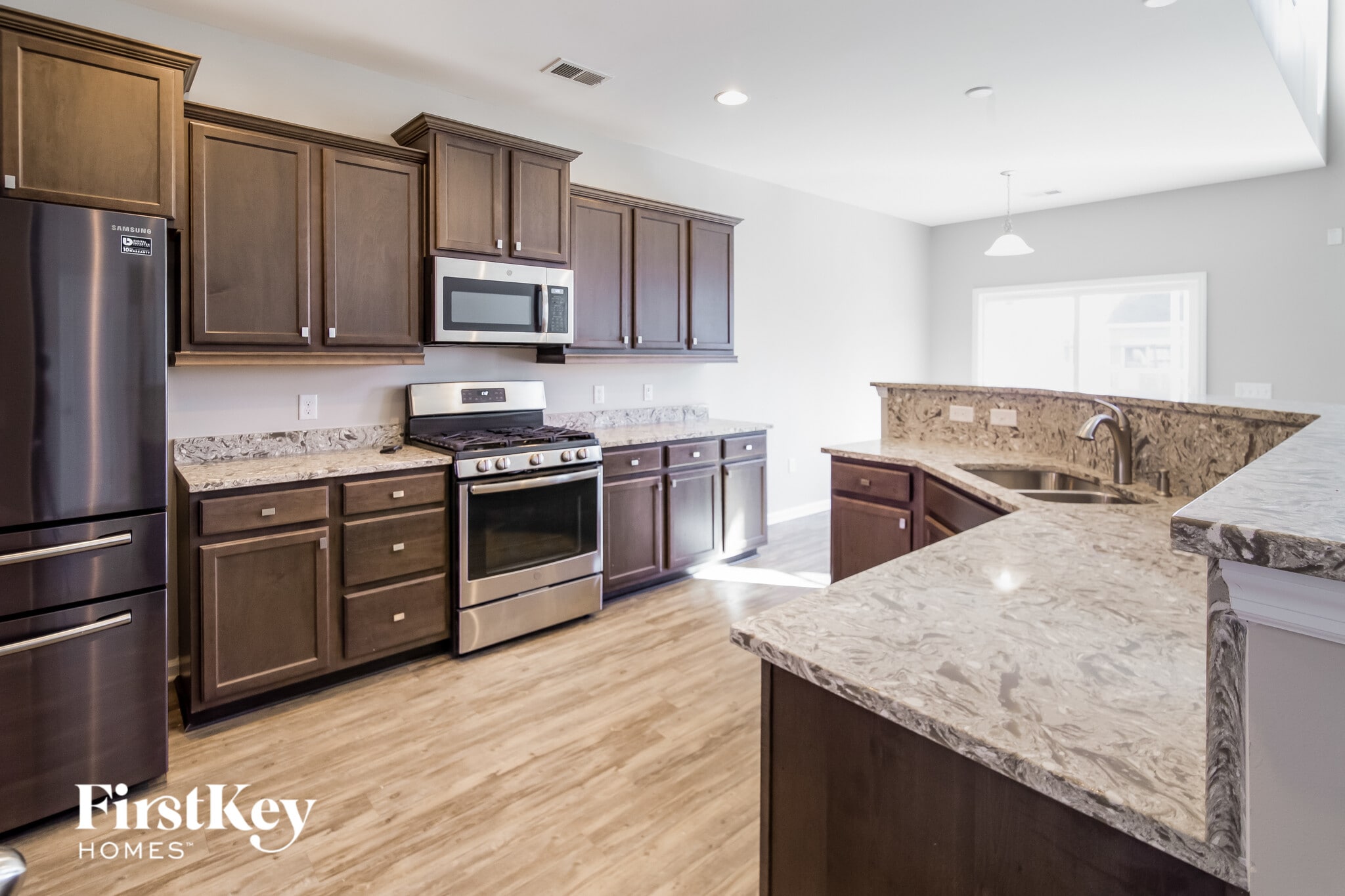 Building Photo - 521 Lateleaf Dr