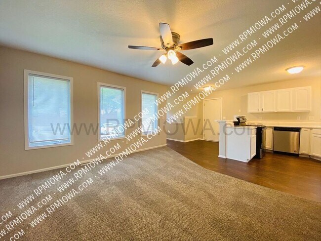 Building Photo - 145 Christie Ln
