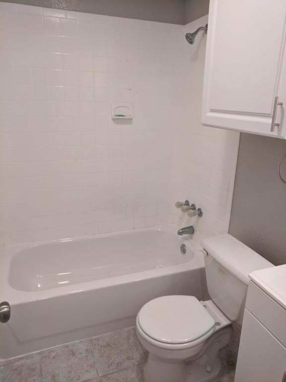 Building Photo - 5817 Spring Meadow Rd