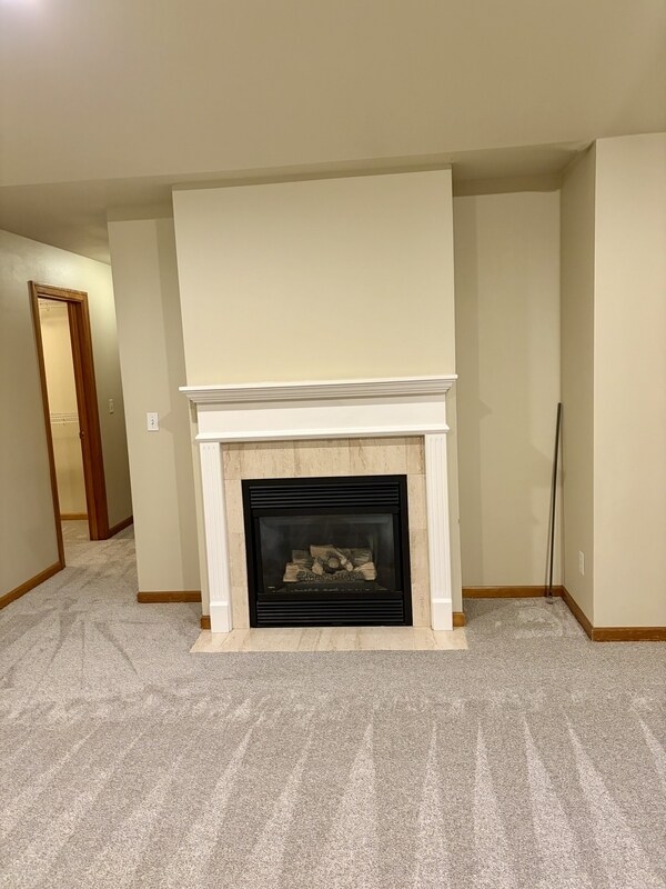 Building Photo - 2285 James Cir