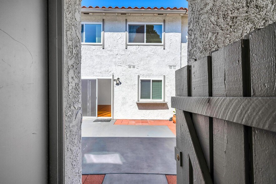 Building Photo - 246 Green Heath Pl