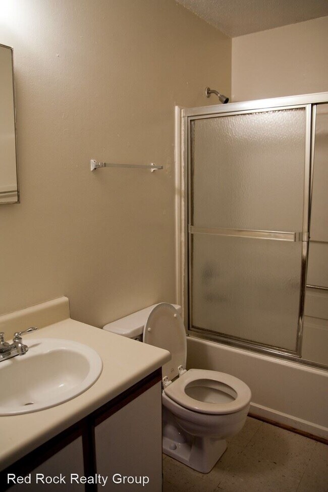 Building Photo - 1722 14th Ave S