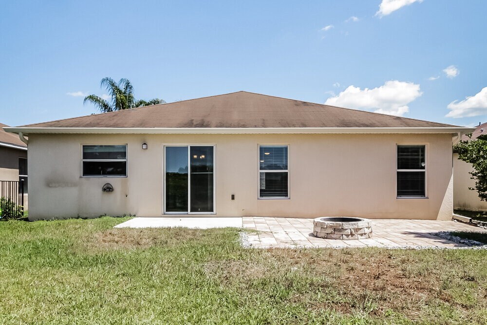 Building Photo - 1729 Strathmore Cir
