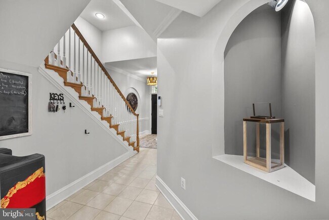 Building Photo - 4914 John Ticer Dr