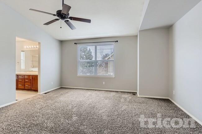 Building Photo - 4565 Larksong Dr