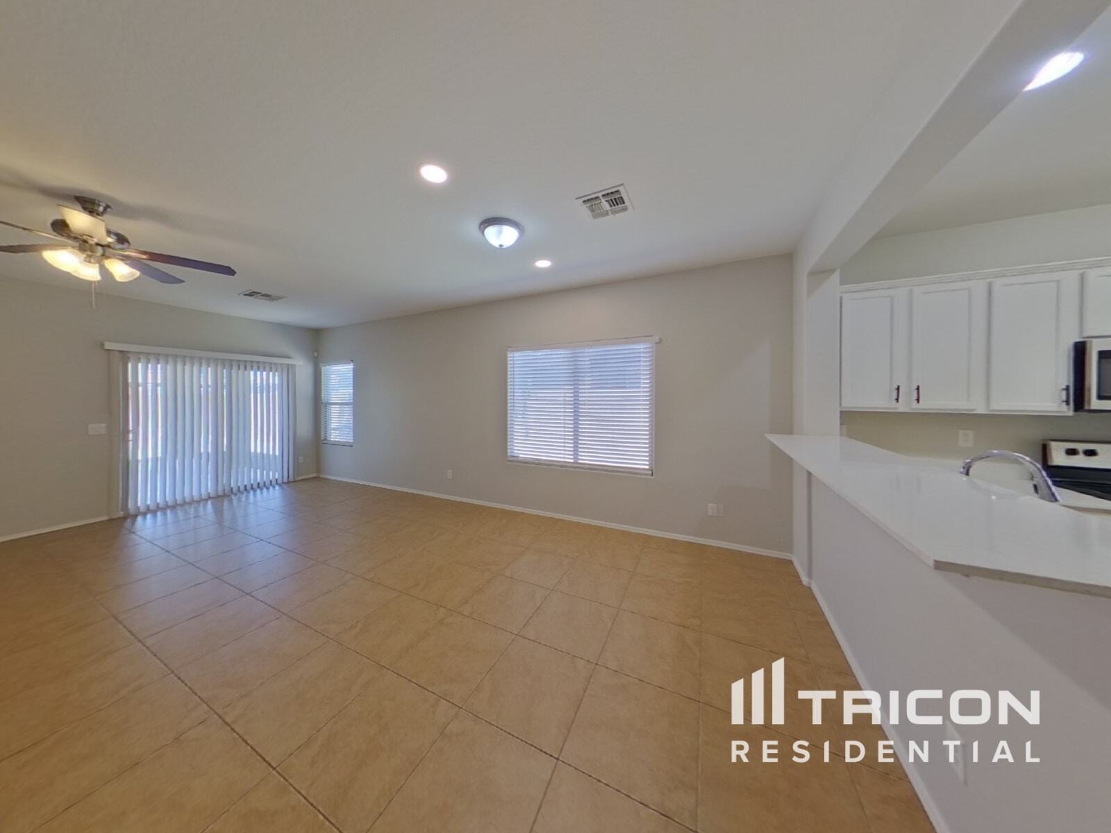 Building Photo - 5024 S 99th Dr