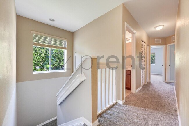 Building Photo - 3158 Antica St