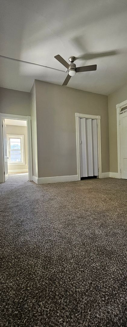 Building Photo - Large house with a nice layout welcome Home