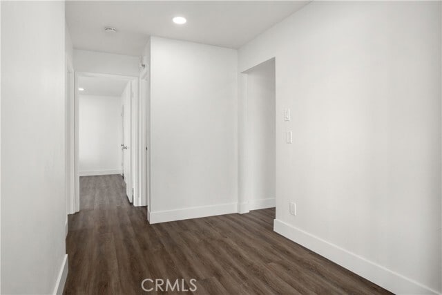 Building Photo - 8 Commodore Dr