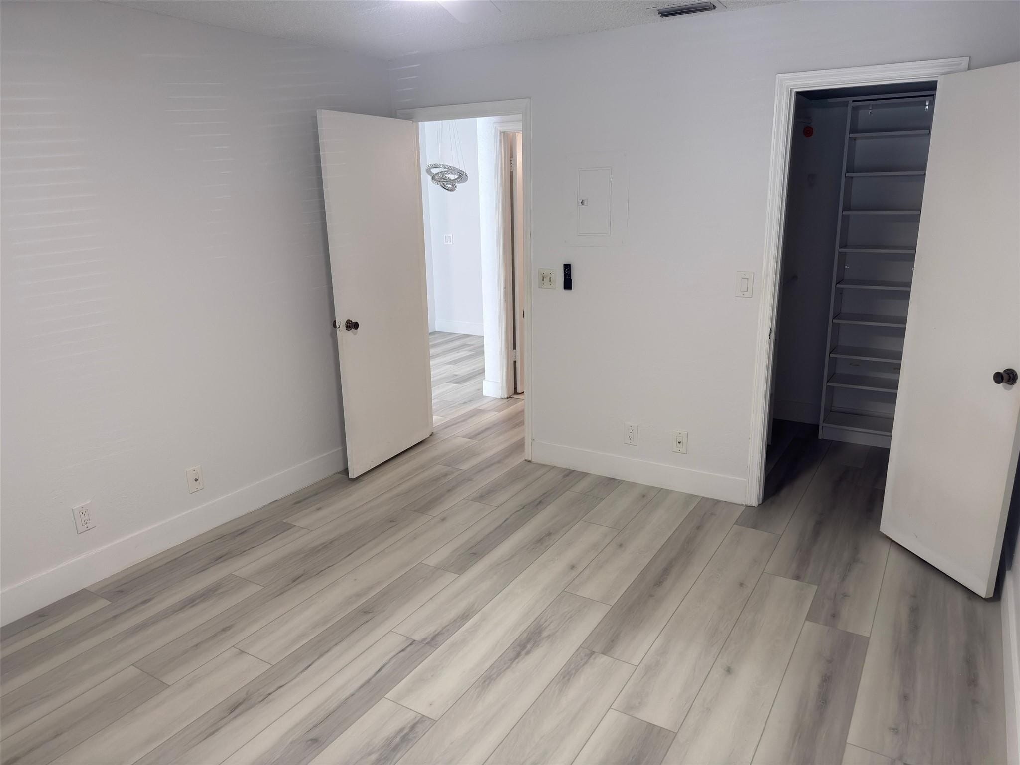 Building Photo - 3470 Pinewalk Dr N