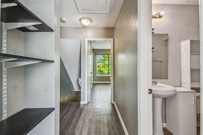 Building Photo - 103 Brigadoon Dr