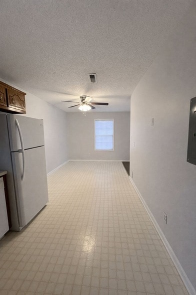 Building Photo - 112 Ballygar St