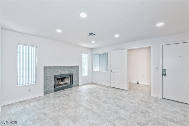 Building Photo - 1870 Nebula Dr