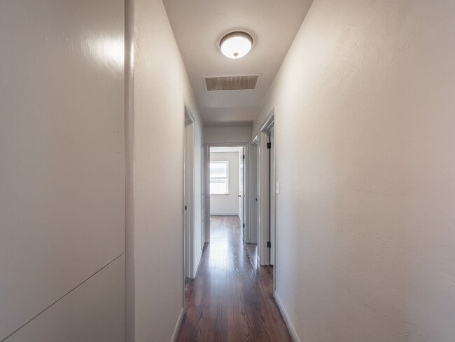 Building Photo - This Perfect Home Awaits!