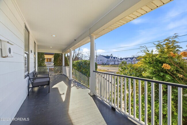 Building Photo - 343 Norwood Ave