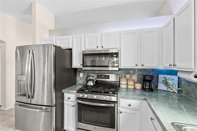 Building Photo - 4668 SE Winter Haven Ct