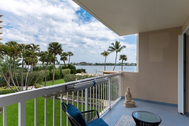 Building Photo - 2600 N Flagler Dr