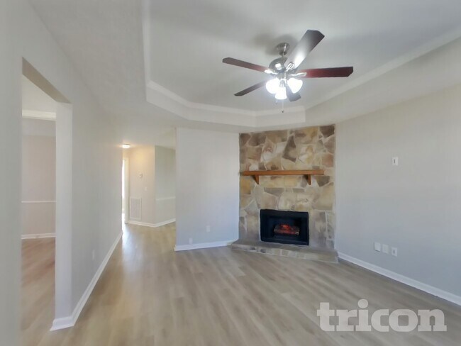 Building Photo - 362 Park Ct N