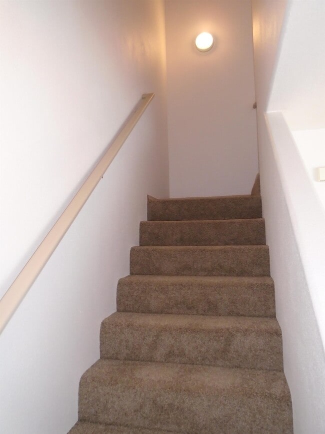 Building Photo - 170 N 7th St