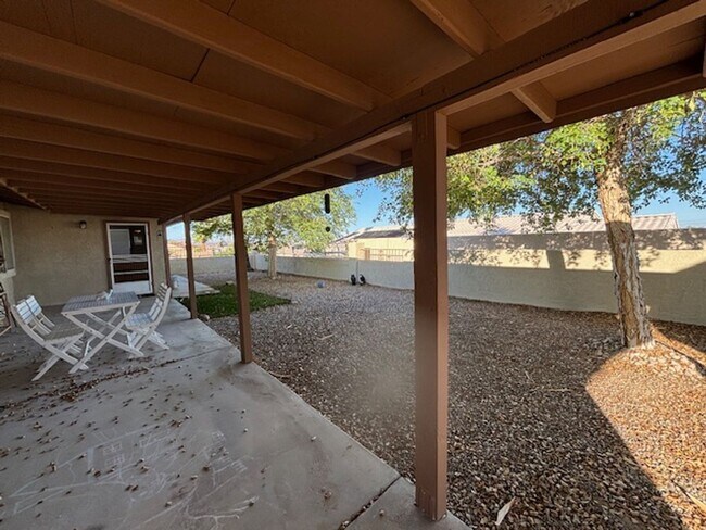 Building Photo - 3 Bedroom - 2 Bath Home