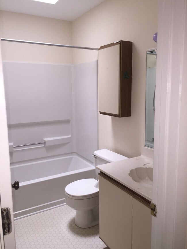 Building Photo - Modern 3BR Condo in Finley Forest – Prime Chapel Hill Location near UNC & RTP