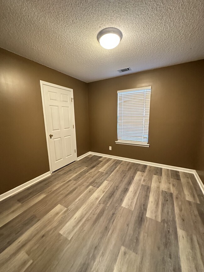 Building Photo - 12 Bass Rock Ct