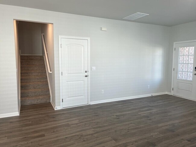 Building Photo - 273 Hazel Ln