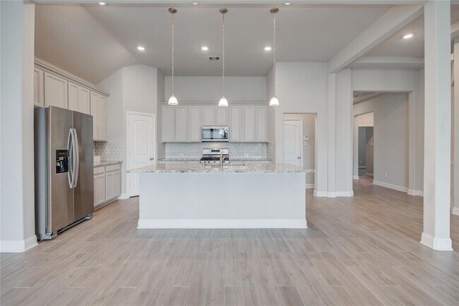 Building Photo - 12704 Southern Oaks Landing